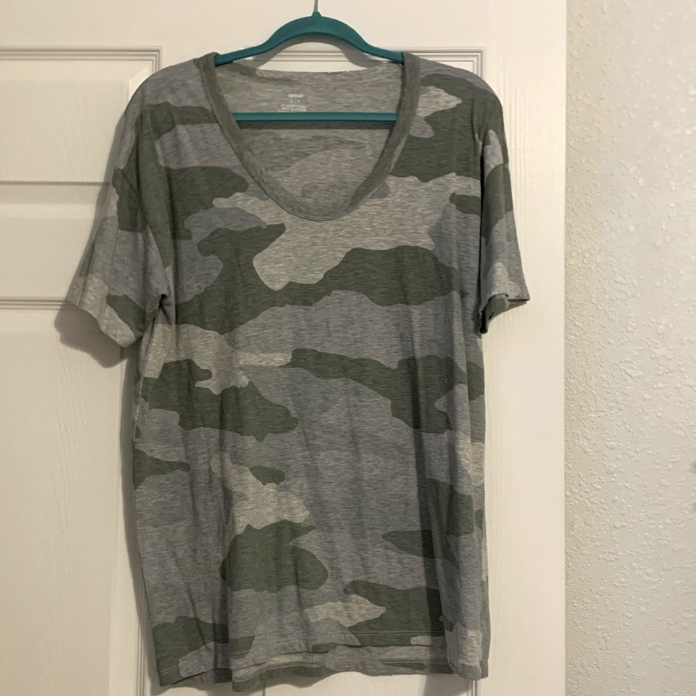 New Never Worn Aerie Green Camo T Shirt with Slight Distressing Size Oversized S